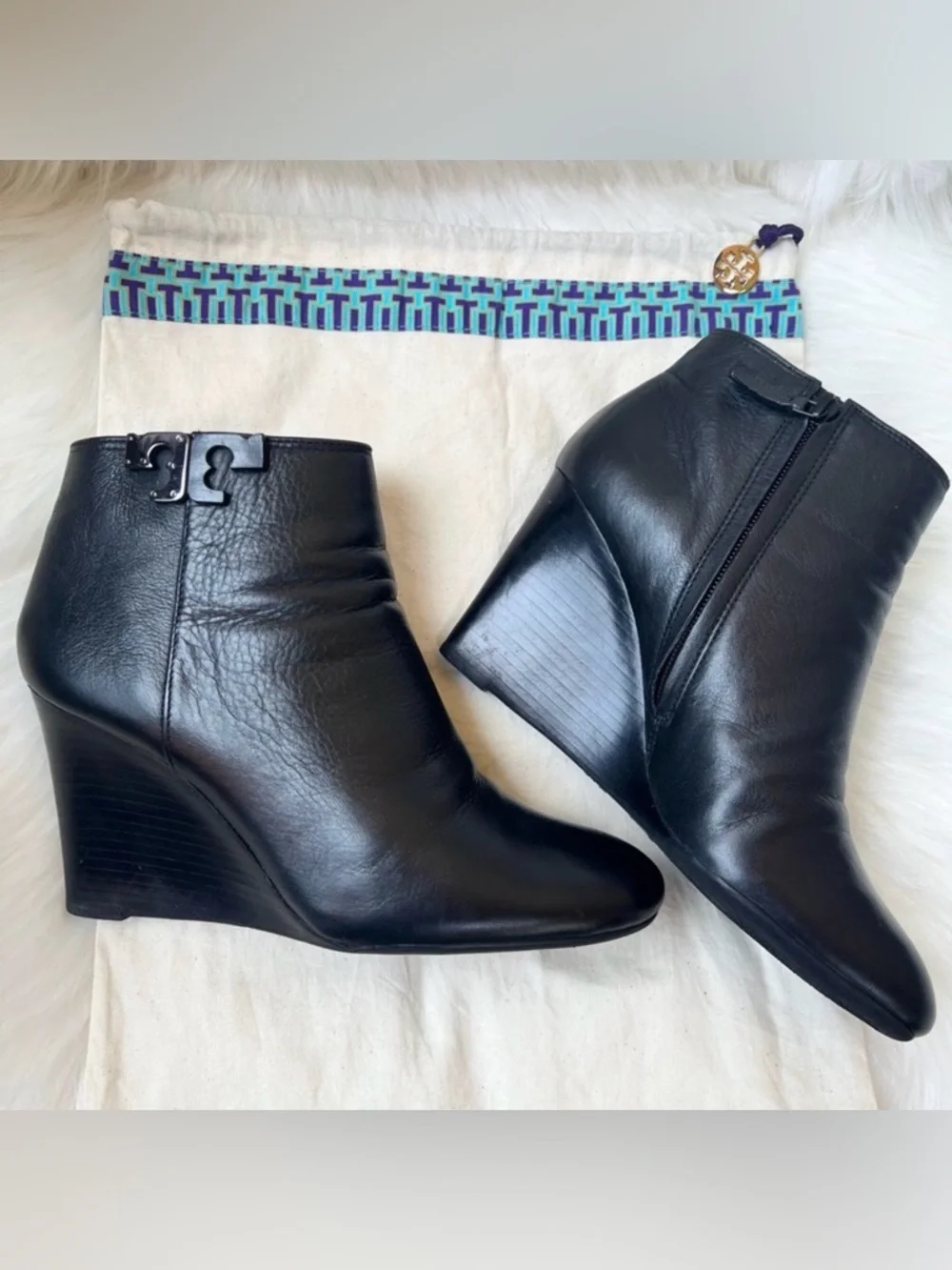 Tory Burch Black Leather Lowell Wedge Ankle Boots Sz 8.5 Classic Chic Minimalist